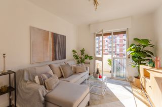 Flat in Pamplona-iruña - travesía martin azpilcueta 4. Luminoso y soleado piso con balcón al lado de la avenida bayona