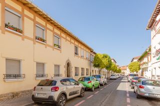 Pis a Pamplona-iruña - calle huarte 8. Inmobiliaria cidenar presenta piso en la chantrea