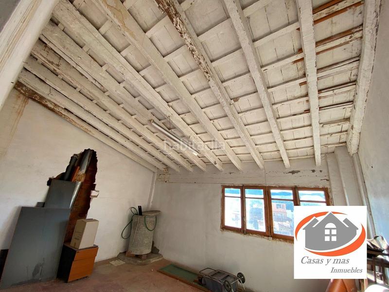 Foto 8df35126-316c-4c41-bc5c-e1ed176e3451. Casa  para restaurar en pleno centro en Borriol