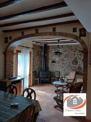 Zweistöckige Wohnung  De baix. Casa reformada