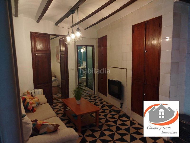 Foto 79397ad2-3fe6-45c1-b5db-a5d51b7e5d80. Casa  reformada en Eslida