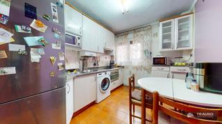 Pis  Gorliz kalea. Zurbaran, entrar a vivir, 2 habitaciones, gran despensa, exterio