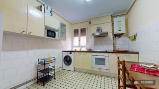 Pis  Uribarri c zeharkalea. Uribarri, 3 hbs, exterior, balcón, despensa