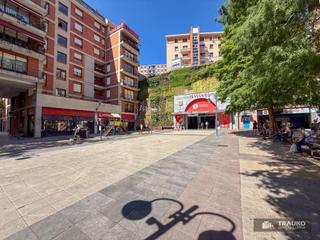 Location Local commercial  Funikularreko plaza. Plaza del funicular, amplio local en alquiler, ubicación excelen