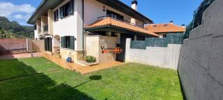 Casa adossada a Samano