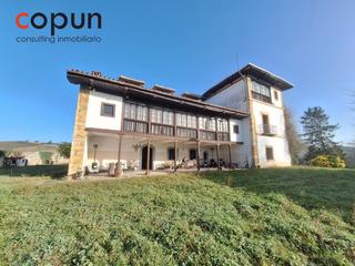 Casa a Lugar la piñera 11. Exclusivo palacio y finca 142.000 m2 las caldas. oviedo.
