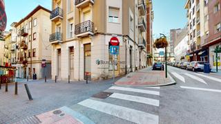 Pis  Calle fronton. Inmueble singular próximo al ayuntamiento  con licencia turístic