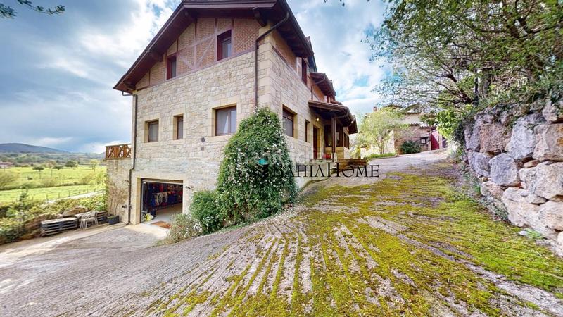 Foto 1a083e53-0e60-4cdd-8a95-cba38d1f7064. Casa en barrio poblado de sierra ibio 87 vive la calma en una casa con alma chalet independiente cantabria en Mazcuerras