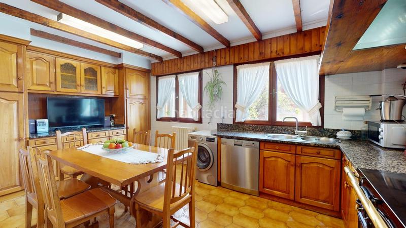 Foto a3b21a54-6833-4b20-a98b-5de7afac45ec. Chalet en calle de ernest lluch 36 chalet en ernest lluch, a 5 min del sardinero! en Santander