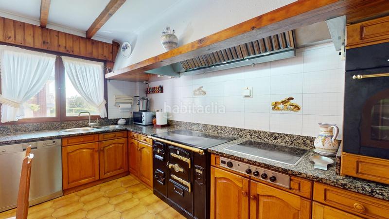 Foto eb0d249c-ee6d-4cd0-96c2-ac7be5b43b2d. Chalet en calle de ernest lluch 36 chalet en ernest lluch, a 5 min del sardinero! en Santander