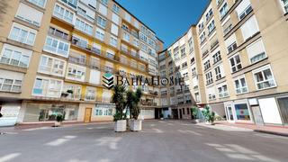 Appartement à Calle capitan palacios 2. Calle marques de la hermida entrada por capitan palacios