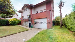 Casa aparellada  Barrio la puntanía 45. Chalet pareado en urbanizacion privada