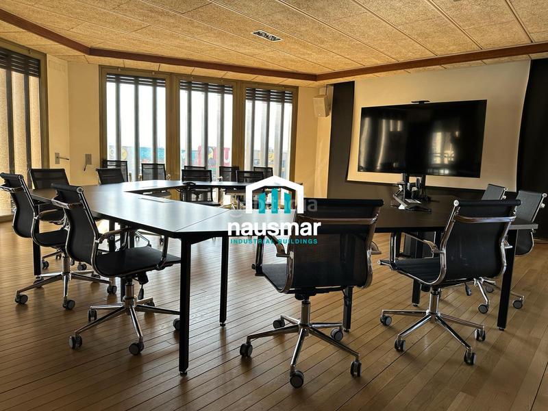 Foto c3d2f5f8-f95d-438a-82fd-9e1e8da3f1ea. Nau industrial a Sant Fruitós de Bages