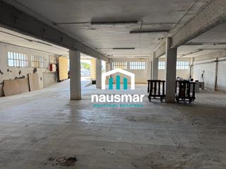 Bâtiment à usage industriel à Banyeres. Gran oportunidad: nave industrial en premià de mar
