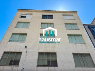 Nau industrial a Eixample. Edificio industrial en el eixample de mataró