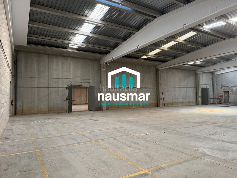 Foto 081d4ea4-a52d-4034-b39c-91fc0d5a62d2. Nau industrial a Vilamalla