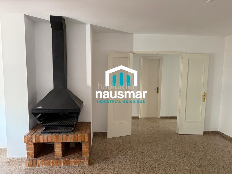 Foto 352b045c-5c91-4f55-877a-82525d9e95d1. Nau industrial a Vilamalla