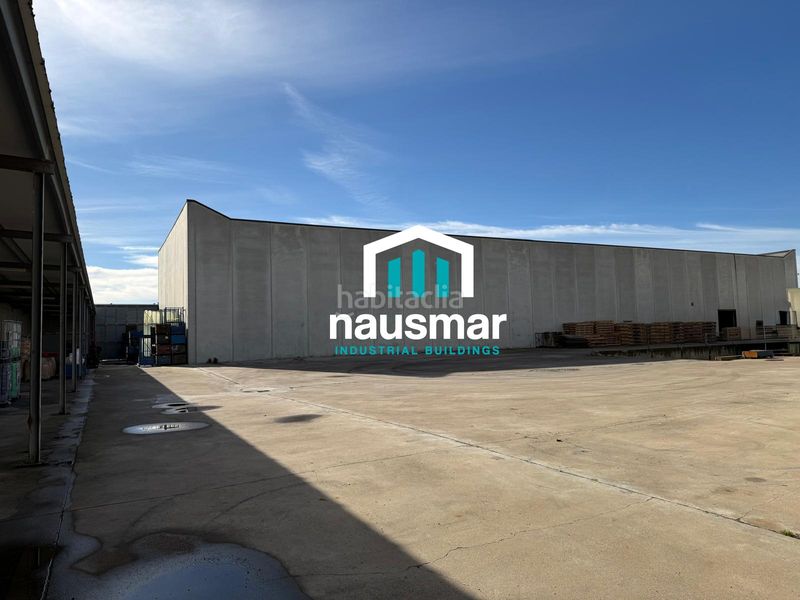 Foto f04c52da-c982-4db6-9ca2-ab1b9a818534. Nau industrial a Vilamalla