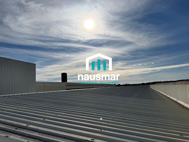 Foto f22bf561-663e-4bbb-b059-c8c69a674c10. Nau industrial a Vilamalla