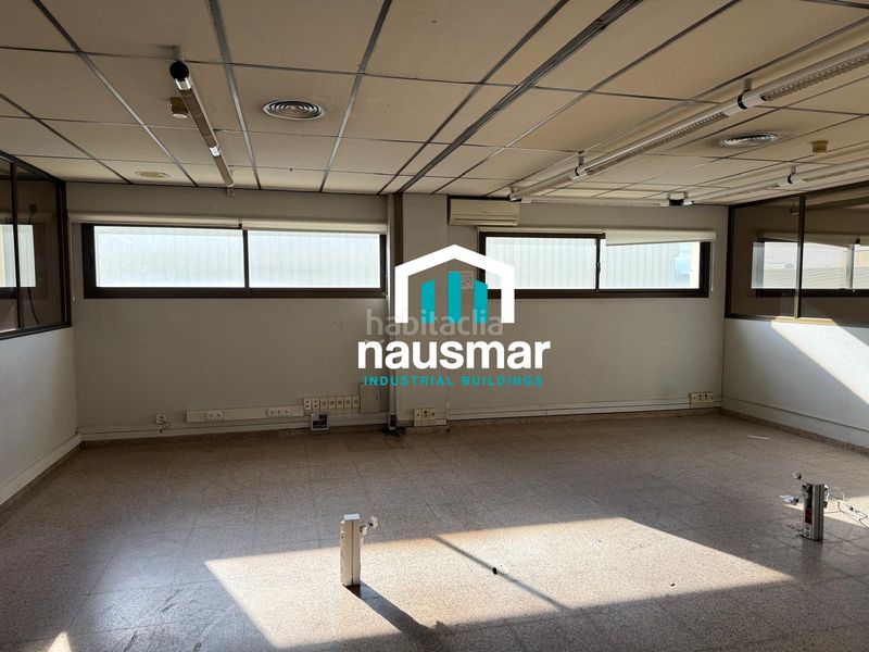 Foto f48cbad0-7783-4842-a14d-ab5354a8fddd. Nau industrial a Vilamalla