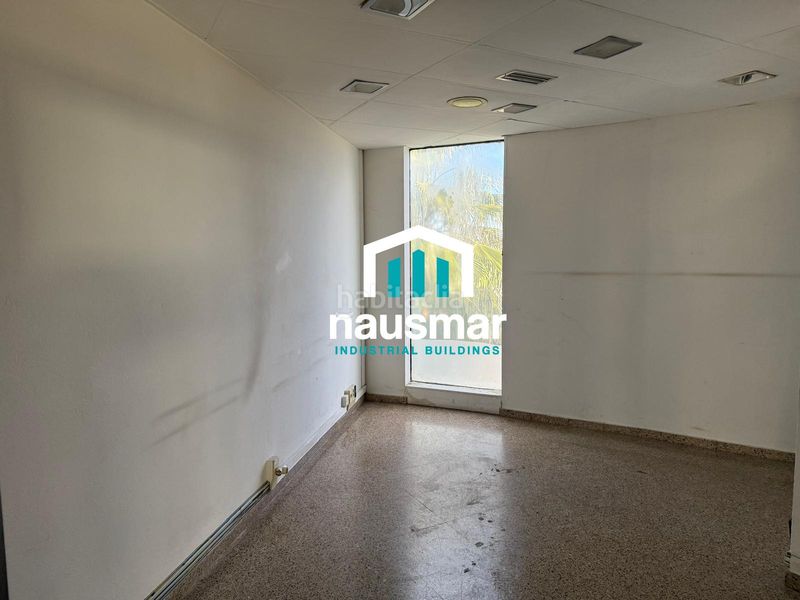 Foto f75d6ed9-131b-45ec-9c31-2963d08f38c8. Nau industrial a Vilamalla