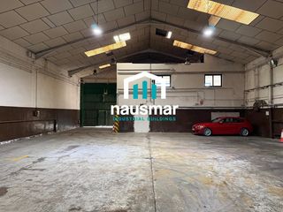 Miete Fabrikhalle in La Casilla - Zona Industrial. Descripción (cast) nave industrial funcional con gran altura y e