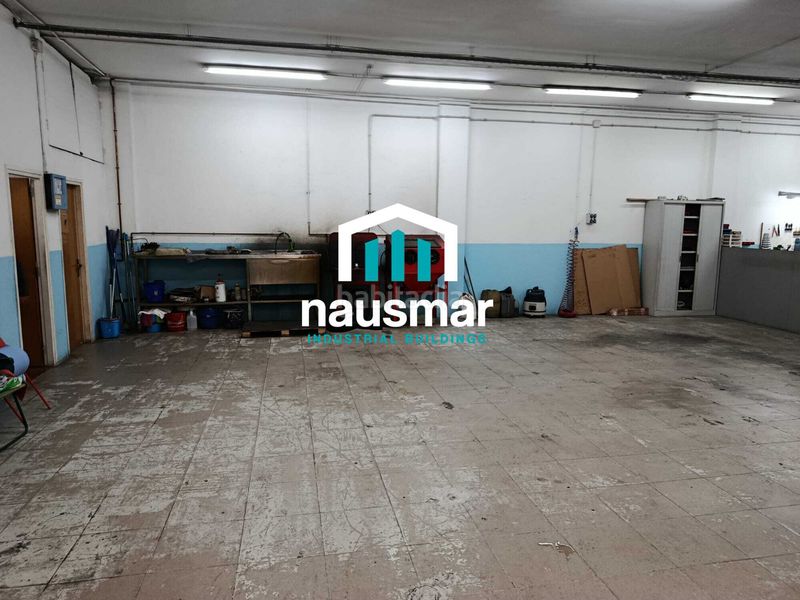Foto adb2e41b-c3b7-4eda-bd80-528c7b93afff. Nau industrial a Eixample Mataró