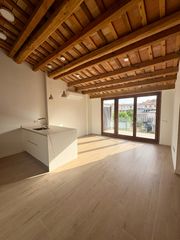 Miete Etagenwohnung  Carrer de sant francesc. Pis reformat