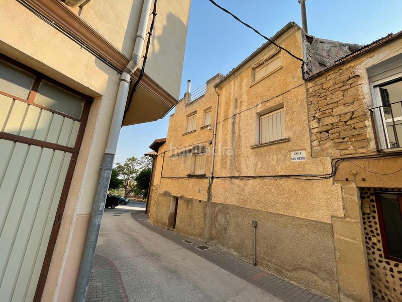 Foto 757eb01d-0d44-4102-bc87-be79dd538210. Casa amb aparcament a Larraga