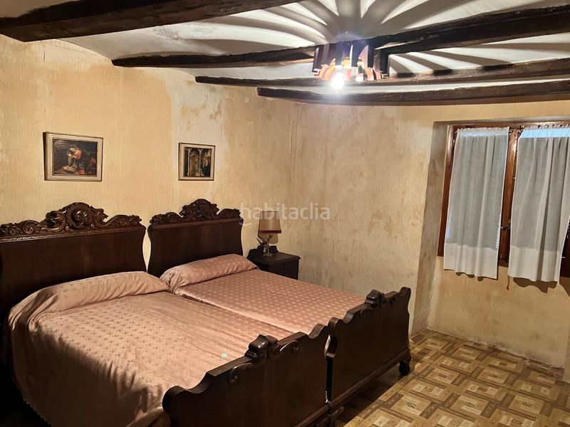 Foto cf67a7b4-5d80-43ec-9788-4fc4ec5240e6. Casa amb aparcament a Larraga