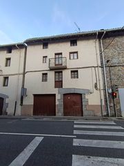 Maison  Kale nagusia. Unifamiliar