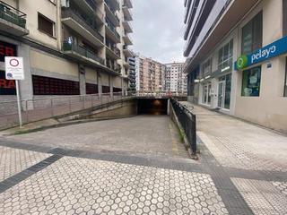 Geschäftsraum in Amara. Isabel llamaradonostiasemi sótano acceso por rampa