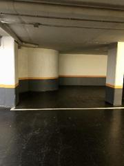 Car parking in Antiguo