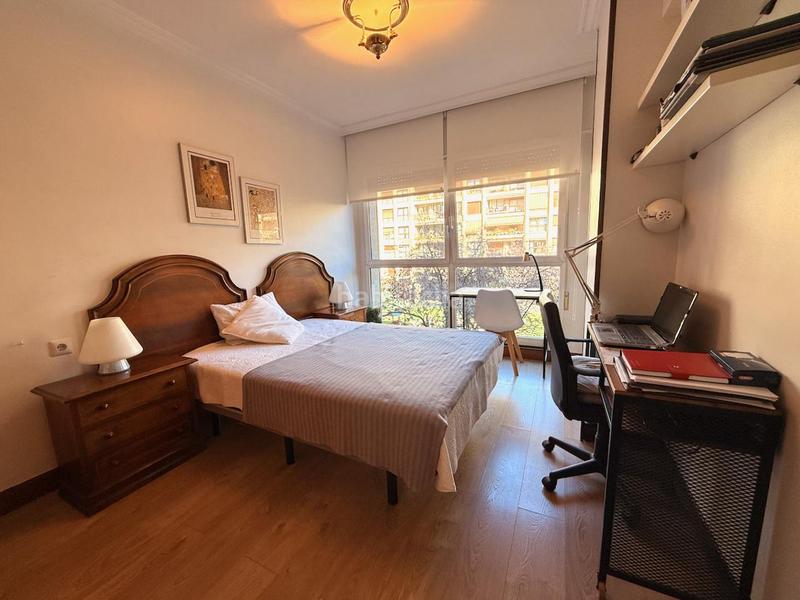 Foto 8f30ce3a-917e-4cc7-bea1-d6fc454fe079. Alquiler piso berminghamplaza txofreGros en Gros Donostia - San Sebastián