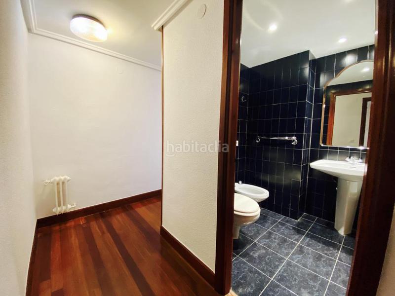 Foto c879e1d5-5c3a-4d2e-a3f9-7a4e6525d497. Alquiler piso berminghamplaza txofreGros en Gros Donostia - San Sebastián