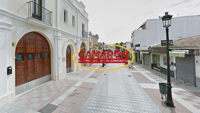 Foto 96a3bcb9-567f-40d0-9731-340829d37c44. Local comercial en Centro Tomares
