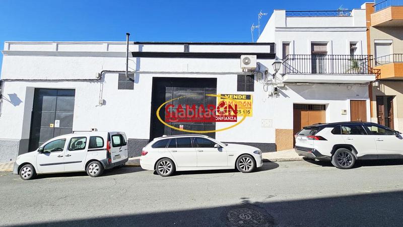 Foto a6c5ac3a-5297-4141-b4e4-a990645df1bf. Bâtiment à usage industriel dans Puebla del Río (La)