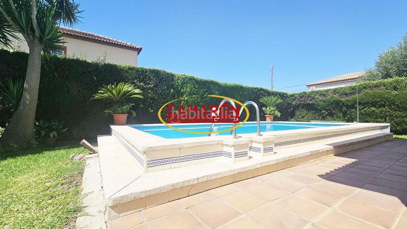 Foto 3cf127f8-acaa-4b14-aed9-30287170d899. Haus mit pool in Palomares del Río