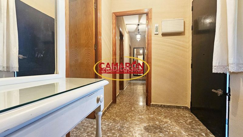 Foto bd2dcccd-c32a-4d98-827f-b17cb128e923. Haus mit pool in Palomares del Río