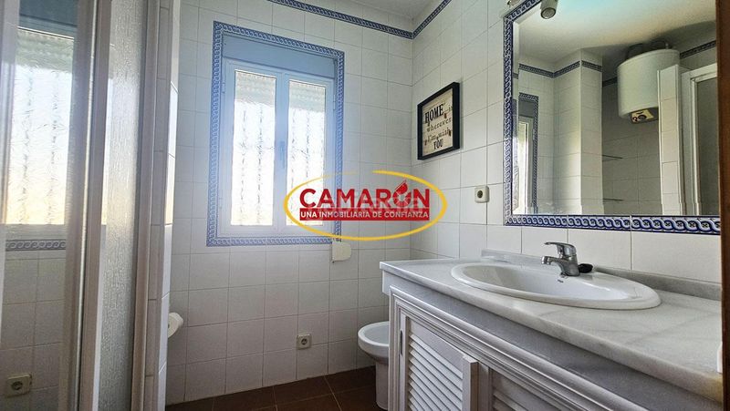 Foto ec67df73-715d-4c15-b4b2-9f23931d8c65. Haus mit pool in Palomares del Río