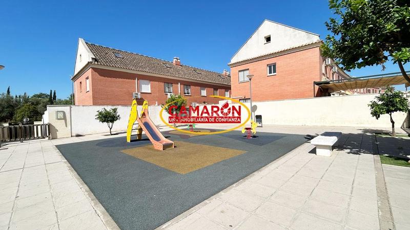 Foto 1206b12b-3722-4c8f-b566-d0cdf7743bf2. Casa amb aparcament piscina a Coria del Río