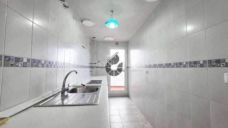 Foto 40e8a5cf-896a-4dd8-8d1a-c2f67f88c58a. Pis amb aparcament piscina a Gelves