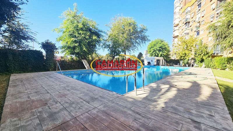 Foto d8f043ac-870a-4f6d-b1be-7b7704f81ba7. Planta baixa amb piscina a Sta. Aurelia - Cantábrico - Atlàntico - La Romería Sevilla