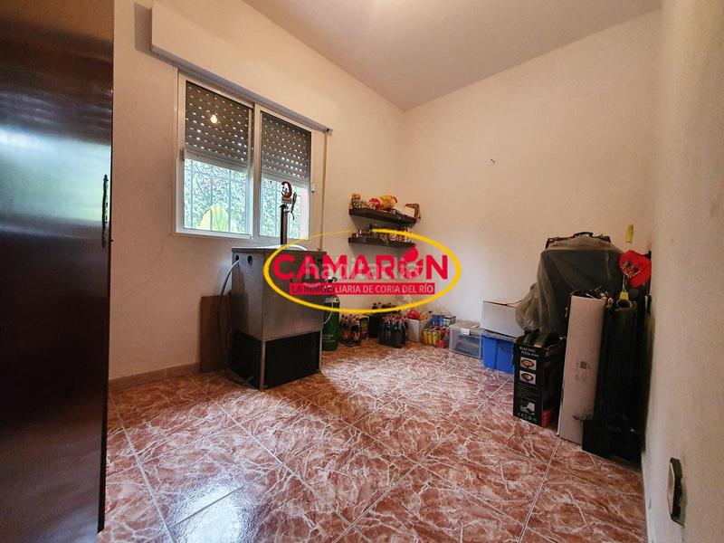 Foto f54e6497-42ea-4192-85bc-2e1489d270fc. Masía en Puebla del Río (La)