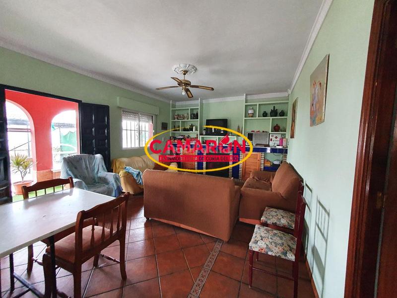 Foto fc761103-962e-4fad-93ed-0e294327c622. Masía en Puebla del Río (La)