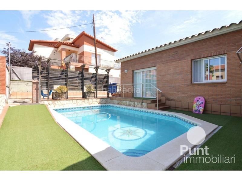 Foto 4865f64f-3c25-4ae2-bada-b62e92c3c8f2. Chalet mit heizung parking pool in Zona Alta Premià de Mar