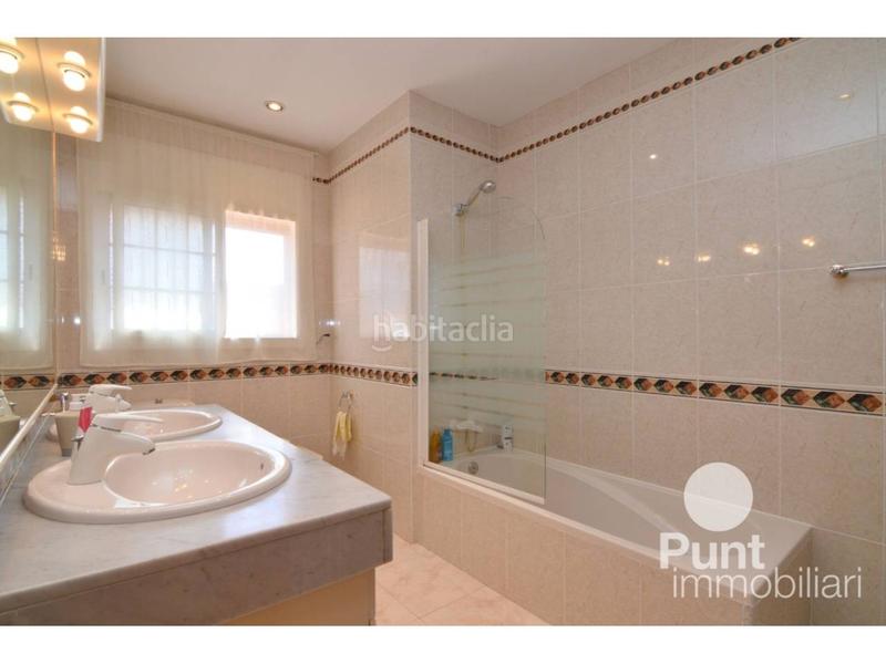 Foto 97b98972-17b5-4f68-9ea4-47a56ff3d3ec. Chalet mit heizung parking pool in Zona Alta Premià de Mar