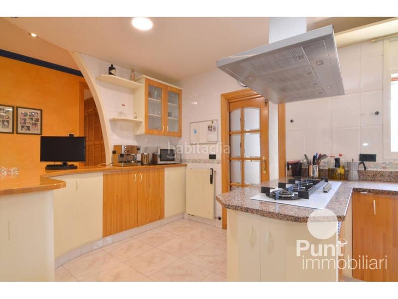 Foto d317f678-1bb6-4796-8e71-011b6c8cf213. Chalet mit heizung parking pool in Zona Alta Premià de Mar