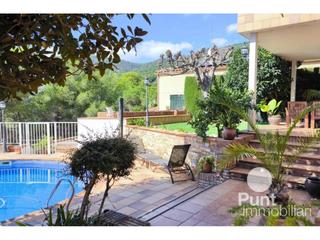Xalet a Premi de Dalt. Venta de una villa en premi de dalt