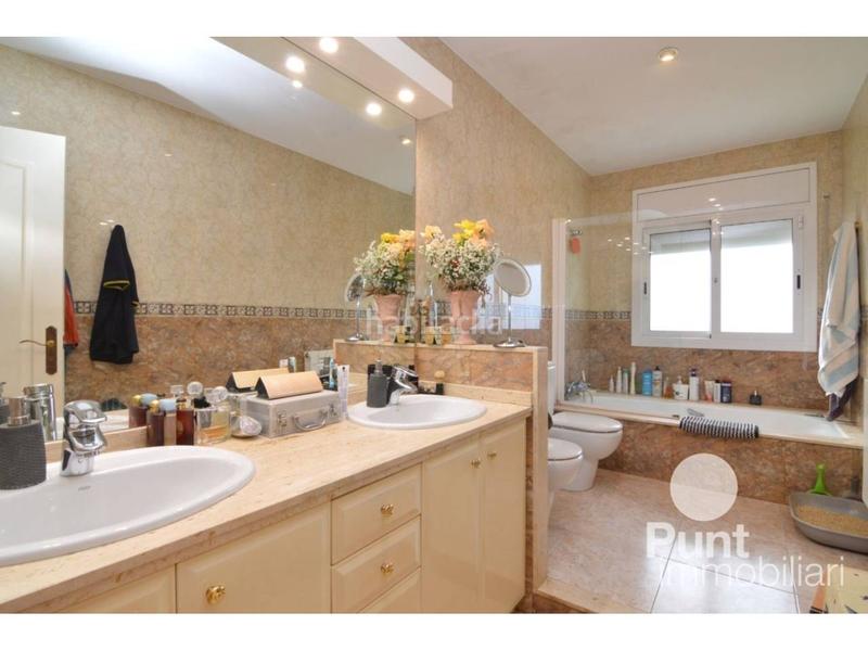 Foto 1a13cb3e-710c-449f-ba53-d33a30332902. Chalet con riscaldamento parcheggio piscina in Premià de Dalt